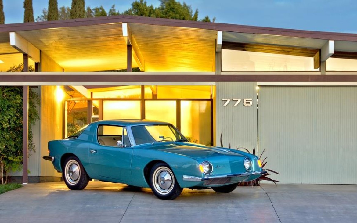 A Studebaker Avanti in front of an 1950's Eichler Home in Orange, California. Photo: Richard Truesdell