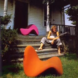 Paulin Tongue Chair Ad Artifort 60's pink orange modern pop