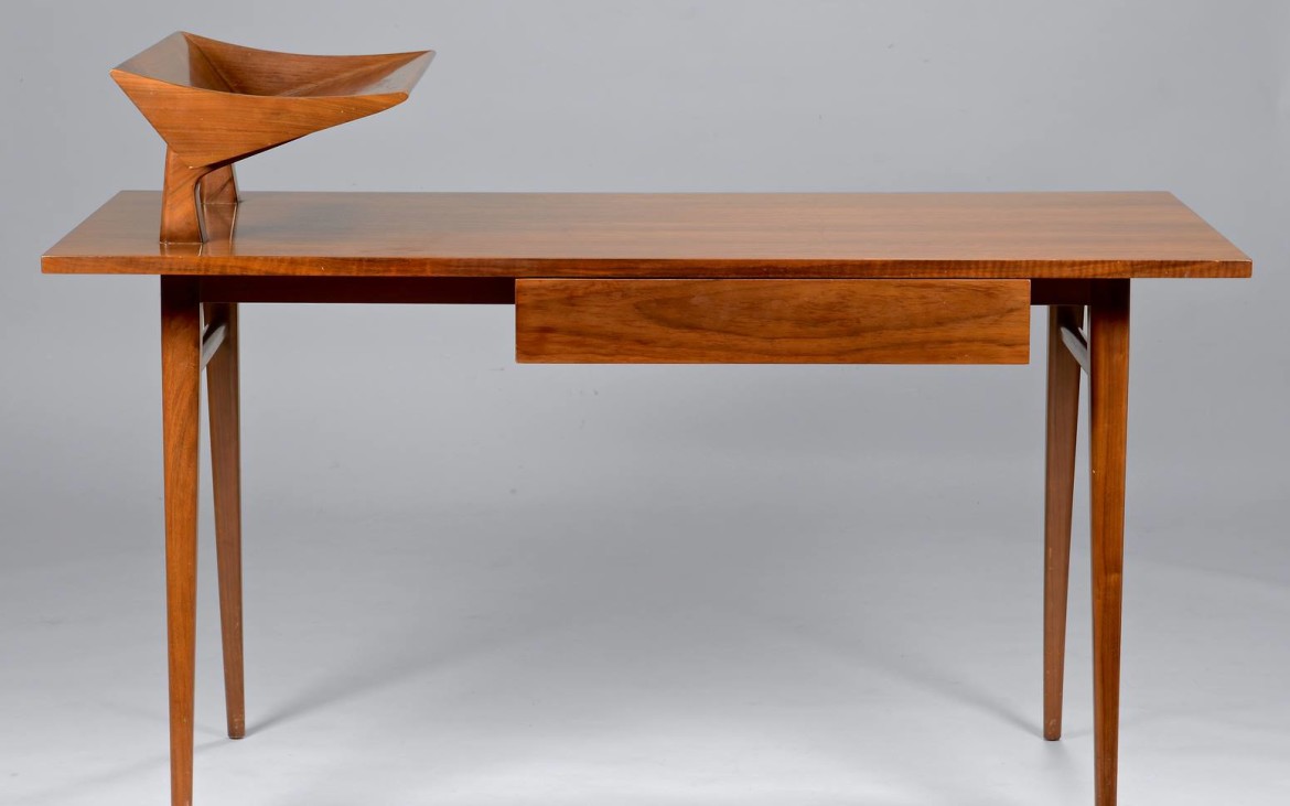 Photo: Case Antiques