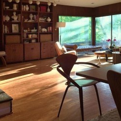 MCM Cherner chair summer saarinen stoll marrone
