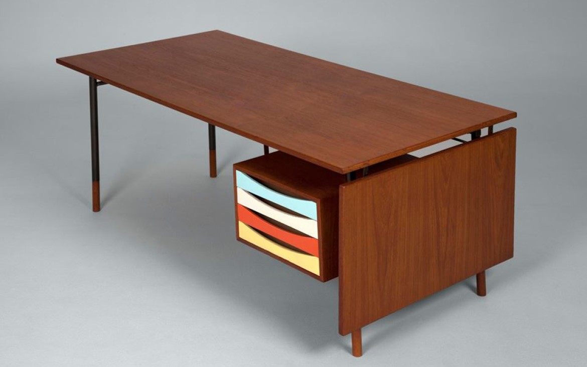 The Finn Juhl 'Nyhavn' table/desk with tray unit shown here with optional drop leaf extension. First produced by Bovirke of Denamark in 1953. Photo: jacksons.se