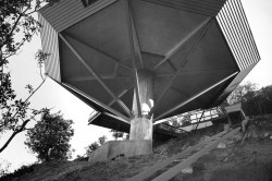 Julius Shulman Chemosphere underside