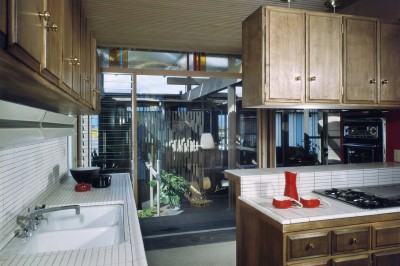 Shoreline house Smith Williams Kitchen Shulman