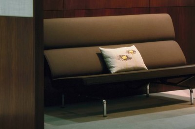 charles ray eames compact sofa herman miller