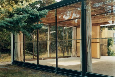 abandoned mid century modern house architecture ruins