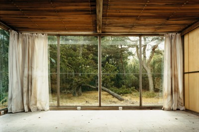 abandoned mid century modern house architecture ruins
