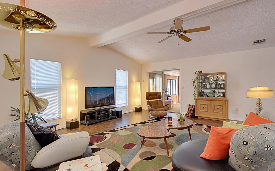 You don’t need boat load of money to transform a space and Mark Bianco’s post of his marvelous home proves just that. Natural light and positioning are free. When you look at the before and after photos of this room the one might be inclined to think that they cannot be the same room. By simply removing a few items and letting the light the room goes chaotic to glorious. A good lesson with this post is being judicious with what pieces in your collection you wish to showcase. For most of us it is simply not possible to display everything and any attempt to do so creates disorder where the beauty of the individual pieces are lost in the clutter. What Mark has done here allows me to see the great pieces he has and the room looks complete and welcoming. Nicely done Mark and thanks for sharing! Click here for the original post. 