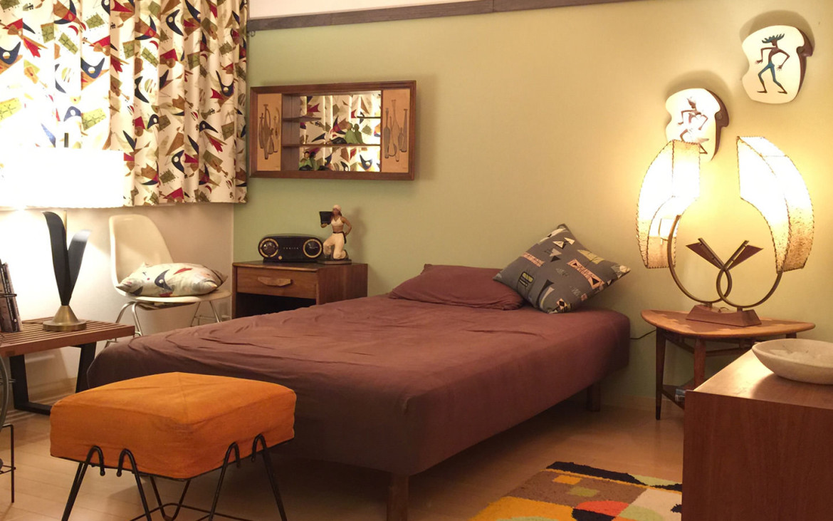 Another post from a new member that received a great reception this past week were the photos shared by Meneo Bando of his home. Shown here is his bedroom with its fantastic mix of Scandinavian Modern, classic American Modern, and a healthy dose Americana! Meneo lives in Japan and in fact we have quite a few Japanese members in the group and while some may prefer European Modern many are very much drawn to classic 1950’s American Modern design. And it shows just how appealing these designs are and how they transcends age and culture. Quite a few of these collectors of Americana are also in Japan’s fascinating Rockabilly scene and it’s something I’ve always wanted to check out – they know their MCM! Thank you for sharing Meneo and look forward to future posts! Click here for the original posts.