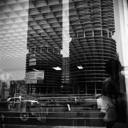 Marina City Bertrand Goldberg corncob chicago illinois landmark