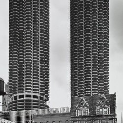 Marina City Bertrand Goldberg corncob chicago illinois landmark