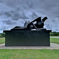 modernism constructivism henry moore sculpture artist mid century modern
